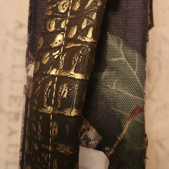 Brand New Mossy Oak Studded Bible Covers (1 Available) - Picture 16 of 16